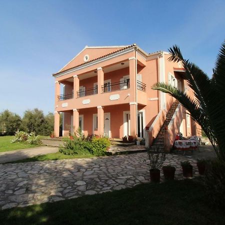 Karoubis Studio Kavallouri Buitenkant foto