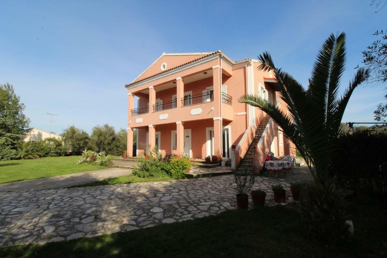 Karoubis Studio Kavallouri Buitenkant foto